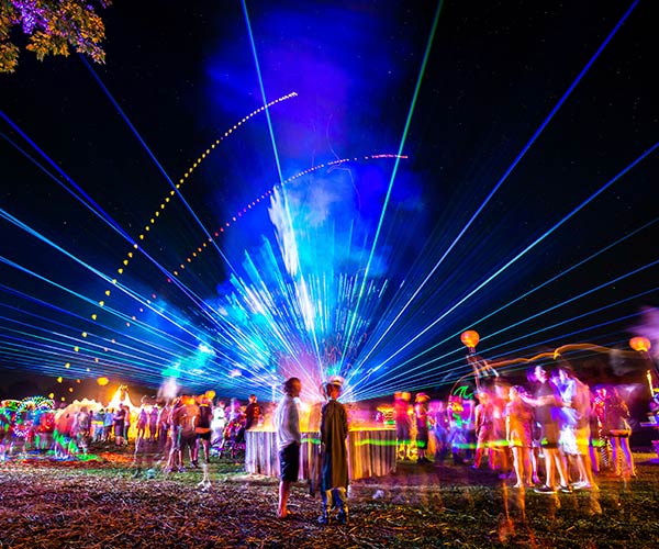 Ideen Schützenfest planen: Lasershow auf einem Fest.